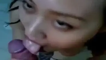 Dokumentasi Gadis Cantik Berparas Imut Kasur poster