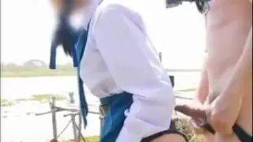 Gadis Cantik Pasrah Goyang Kasur Sungai poster