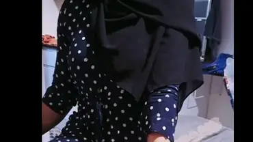 Tante Cantik Rela Berbagi Suami Sama Temen Jilbab poster