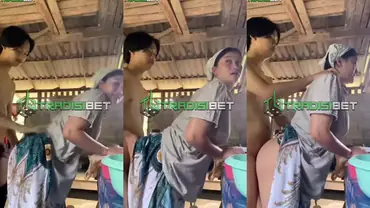 Tante Ibu Tiri Cantik Pasrah Posisi Doggy Kasur poster